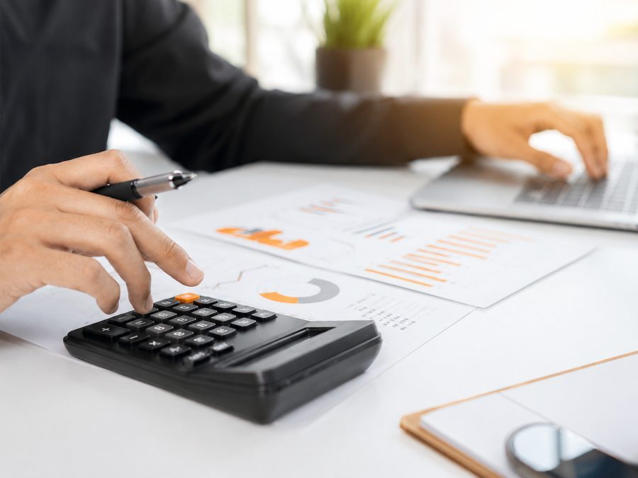 Retailer checking Investment Buy cost savings against a supplier order report