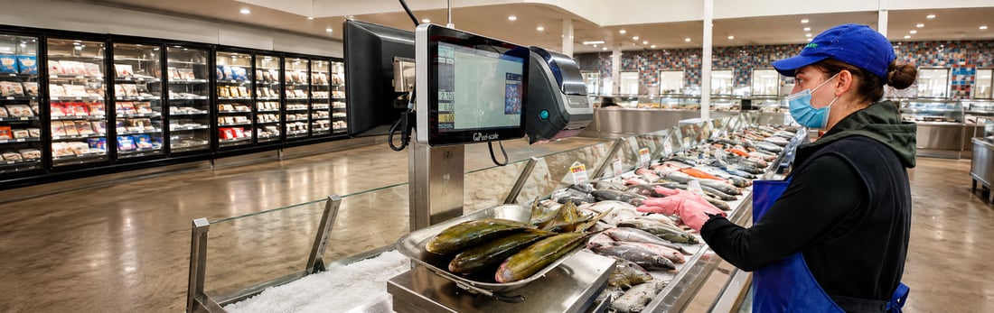 Ezi Scale weighing and labelling fresh seafood with country-of-origin information